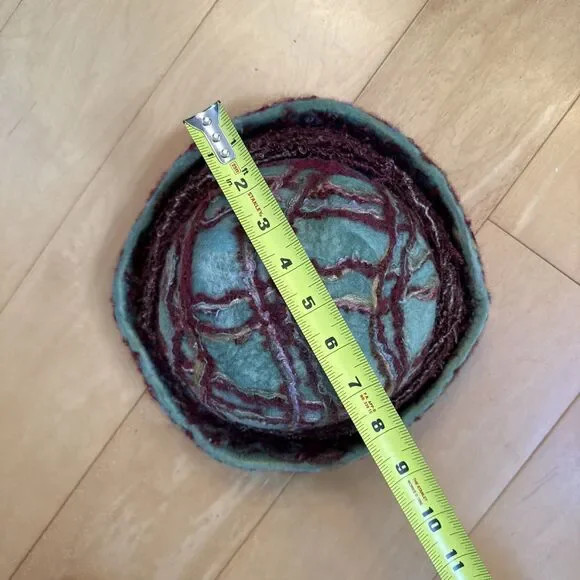 GREEN HANDMADE FELTED HAT - Picture 5 of 7